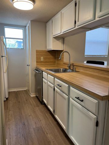 2311 Nueces ST 301, Austin, TX 78705