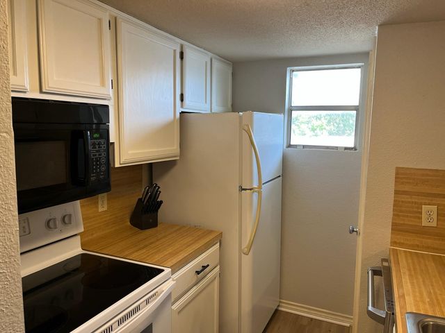 2311 Nueces ST 301, Austin, TX 78705