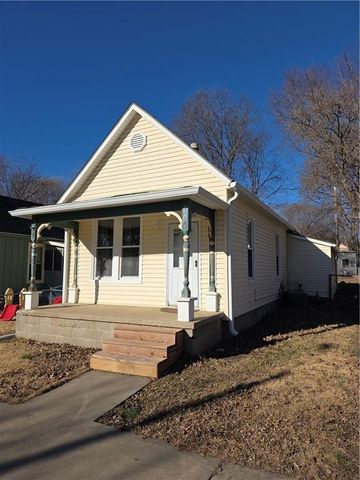 1018 Osage Street, Leavenworth, KS 66048