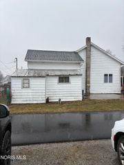 205 1/2 W Market Street, Van Buren, OH 45889