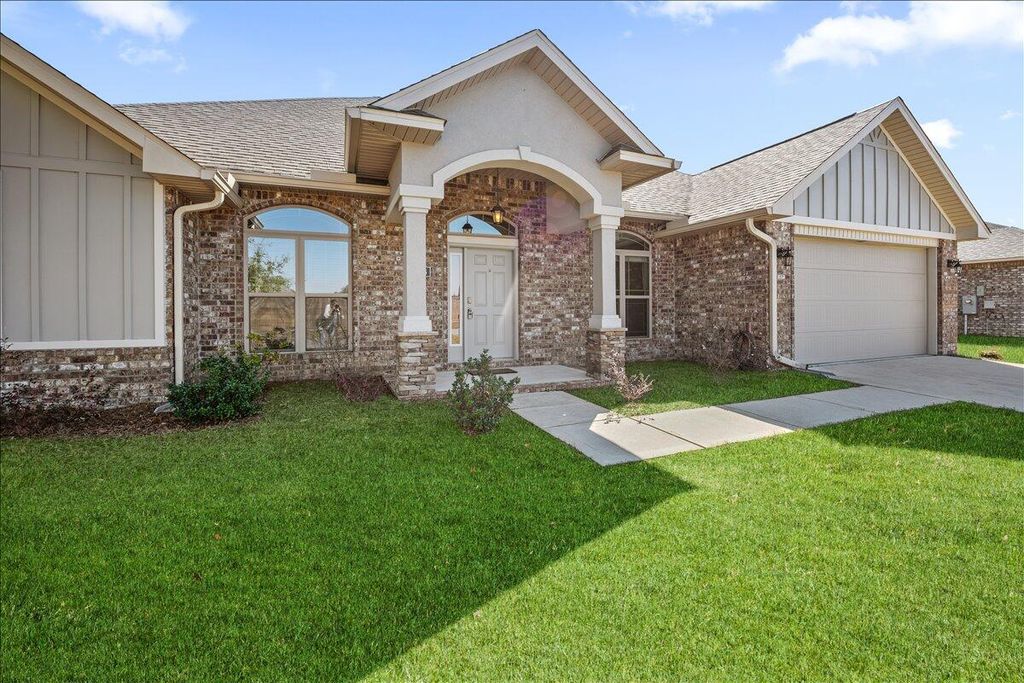 3208 Oxmore Drive, Crestview, FL 32539
