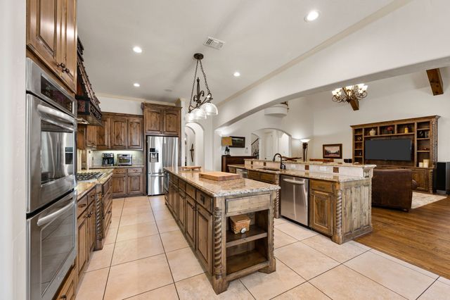 808 Timberline Court, Keller, TX 76248