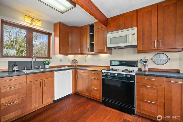 411 E Axton Road, Bellingham, WA 98226