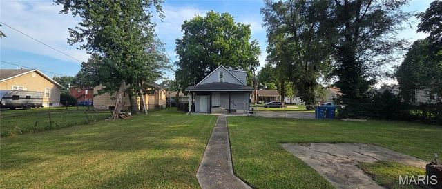 2325 E 25th Street, Granite City, IL 62040