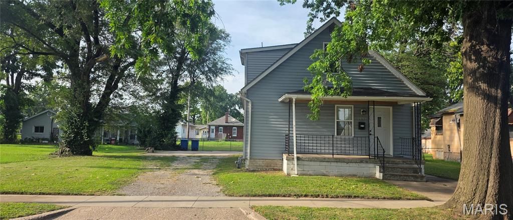 2325 E 25th Street, Granite City, IL 62040