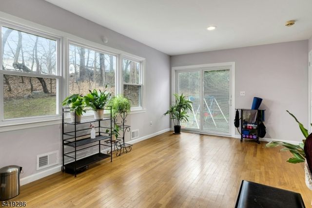 3 Page Pl, Livingston Twp., NJ 07039