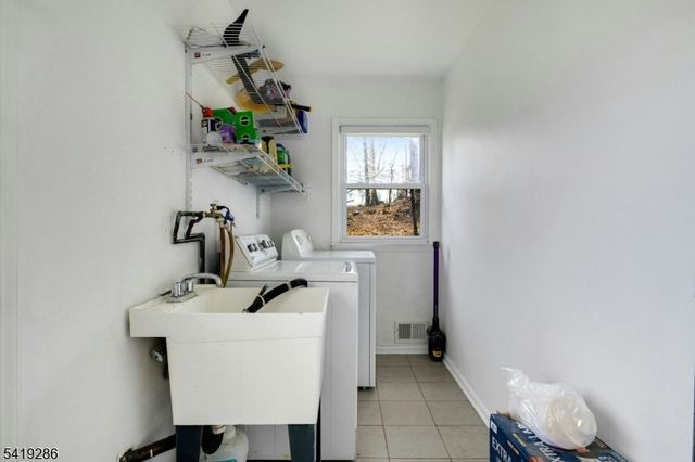 3 Page Pl, Livingston Twp., NJ 07039