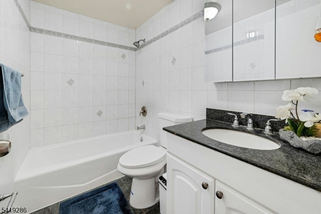 3 Page Pl, Livingston Twp., NJ 07039