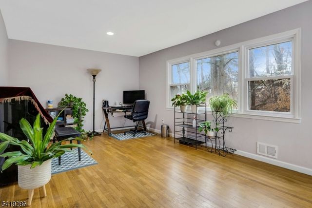 3 Page Pl, Livingston Twp., NJ 07039