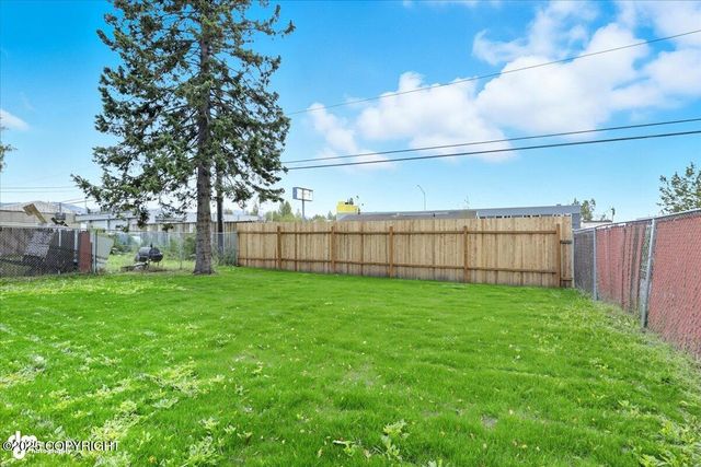 3332 Richmond Avenue, Anchorage, AK 99508