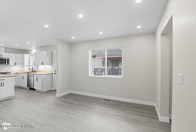 3332 Richmond Avenue, Anchorage, AK 99508