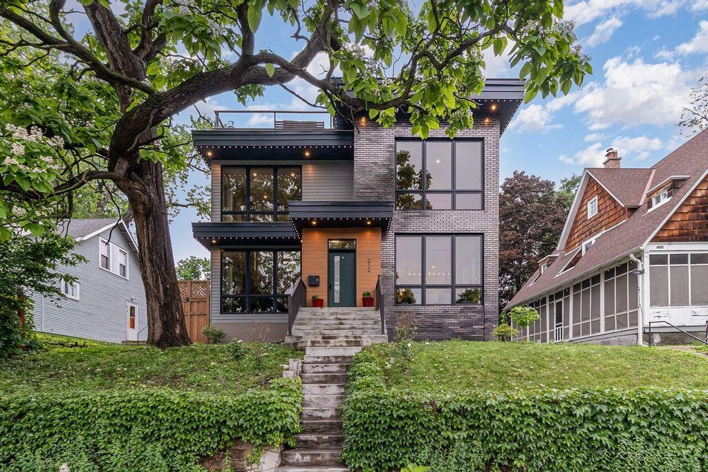 212 Oliver Avenue S, Minneapolis, MN 55405