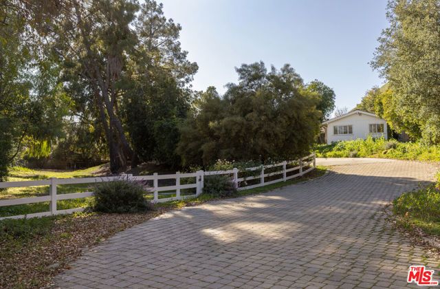 23760 Oakfield Road, Hidden Hills, CA 91302