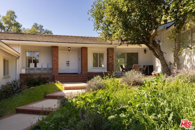 23760 Oakfield Road, Hidden Hills, CA 91302