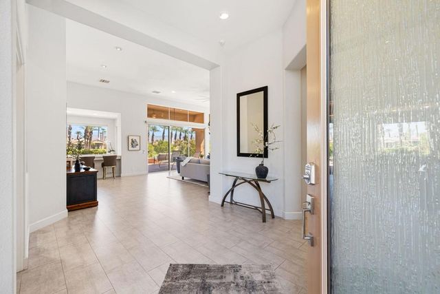 461 White Horse Trail, Palm Desert, CA 92211