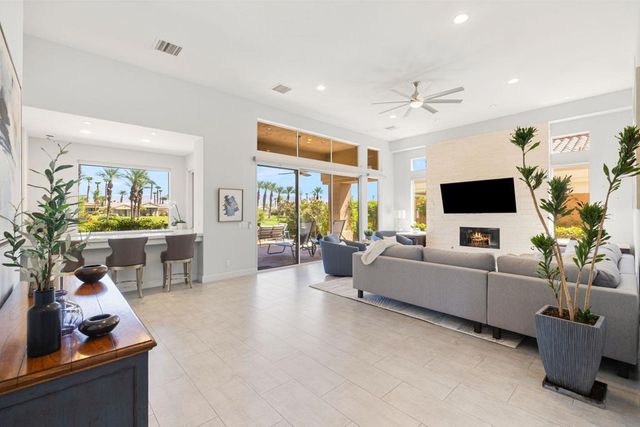 461 White Horse Trail, Palm Desert, CA 92211