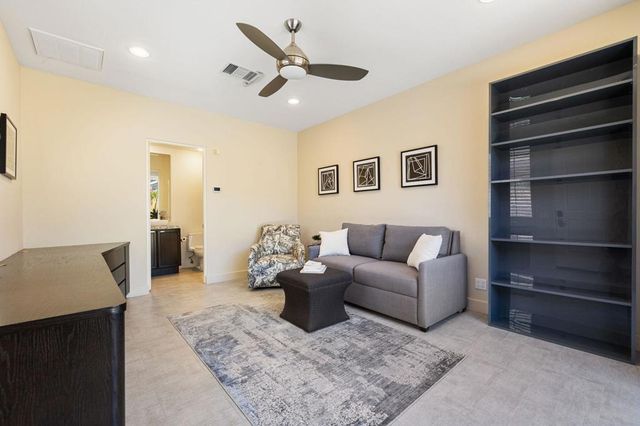 461 White Horse Trail, Palm Desert, CA 92211