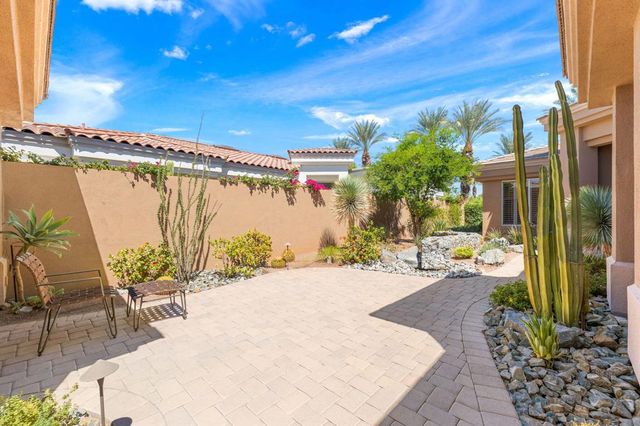461 White Horse Trail, Palm Desert, CA 92211