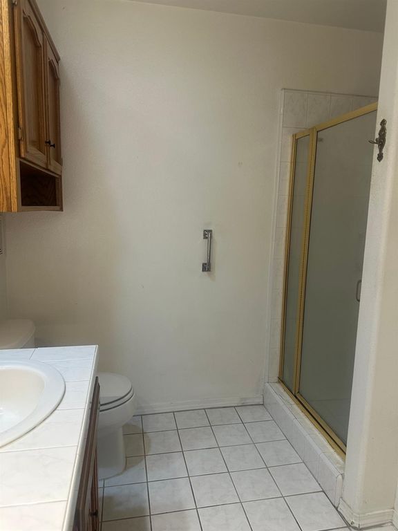Image 4 of property listing at 1542 E Alluvial Avenue # 103, Fresno, CA 93720