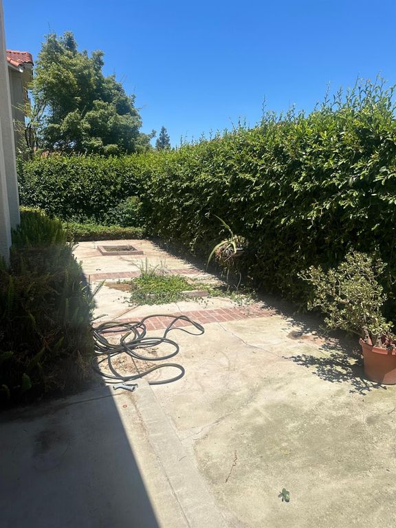 Image 7 of property listing at 1542 E Alluvial Avenue # 103, Fresno, CA 93720