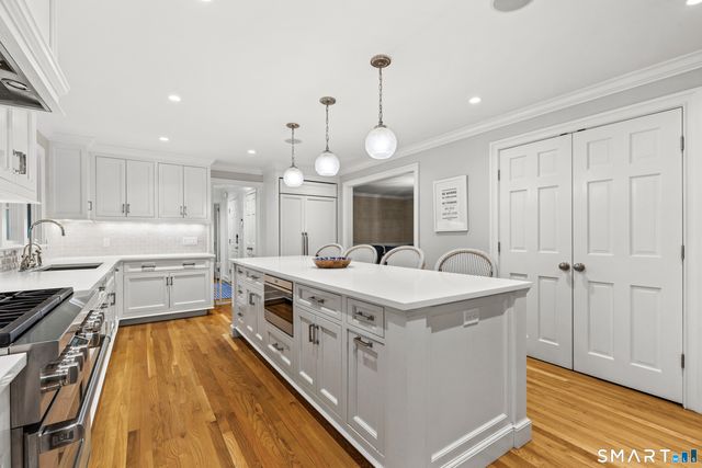 599 North Wilton Road, New Canaan, CT 06840