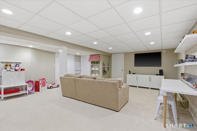 599 North Wilton Road, New Canaan, CT 06840