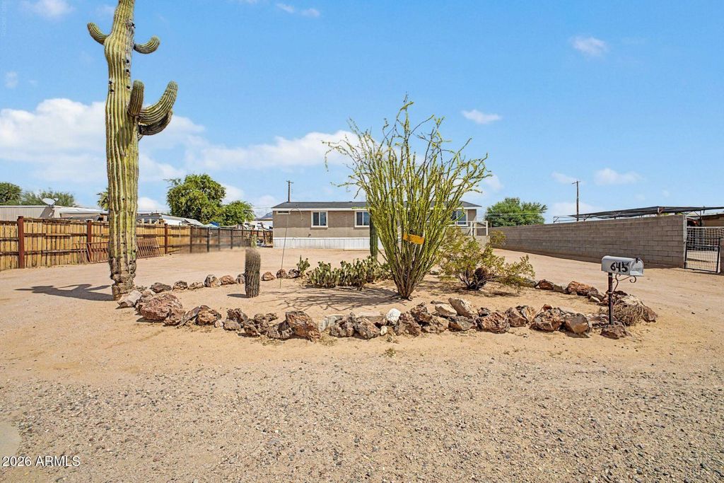 645 S CORNWALL Drive, Apache Junction, AZ 85120