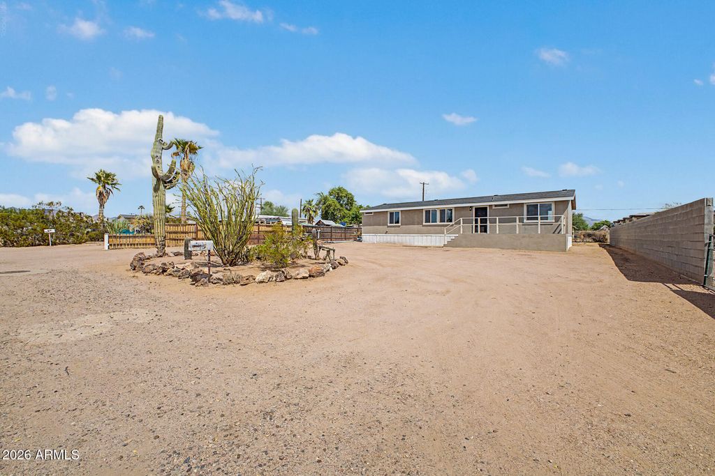 645 S CORNWALL Drive, Apache Junction, AZ 85120 — photo 2