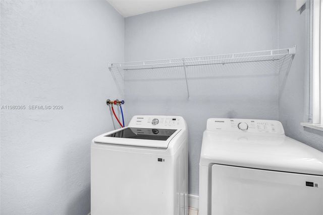 367 Phippen Waiters Rd 1, Dania Beach, FL 33004