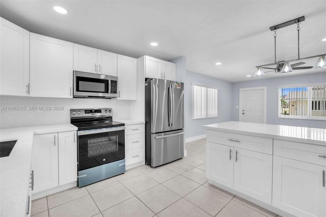 367 Phippen Waiters Rd 1, Dania Beach, FL 33004