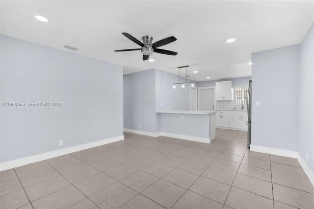 367 Phippen Waiters Rd 1, Dania Beach, FL 33004