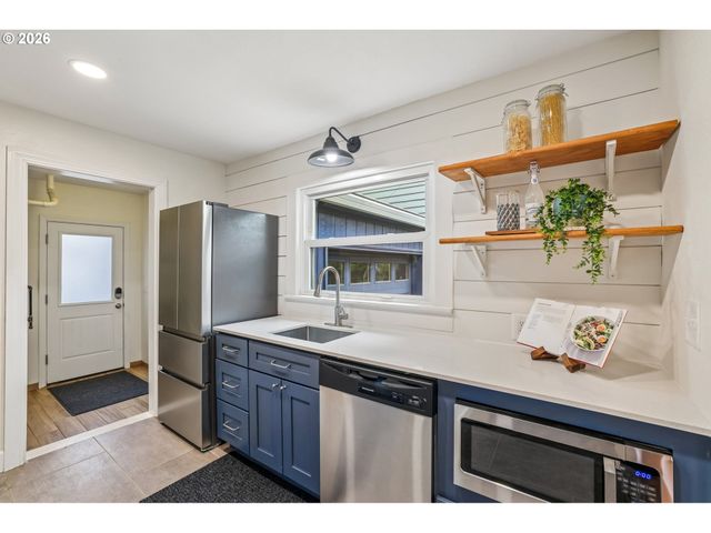 6716 Ne 25TH Ave, Portland, OR 97211
