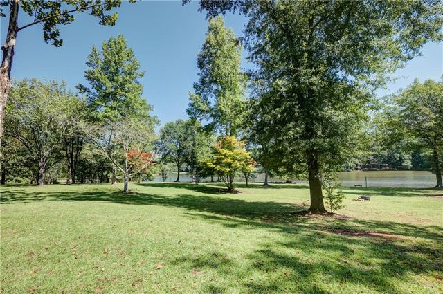 215 Wessmanor Drive, Bowdon, GA 30108
