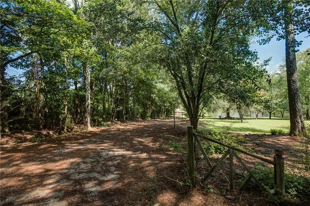 215 Wessmanor Drive, Bowdon, GA 30108