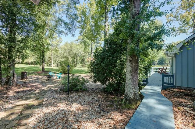 215 Wessmanor Drive, Bowdon, GA 30108