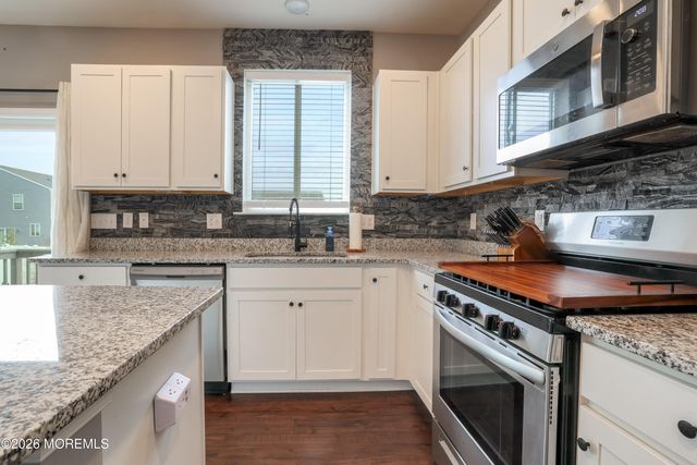 28 Dylan Boulevard, Barnegat, NJ 08005