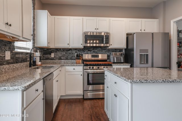 28 Dylan Boulevard, Barnegat, NJ 08005