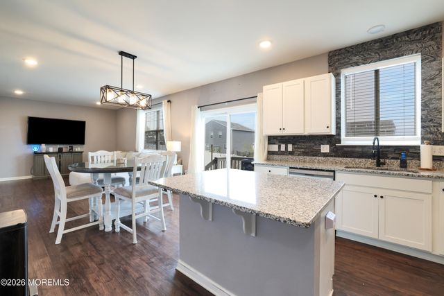 28 Dylan Boulevard, Barnegat, NJ 08005