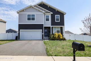28 Dylan Boulevard, Barnegat, NJ 08005