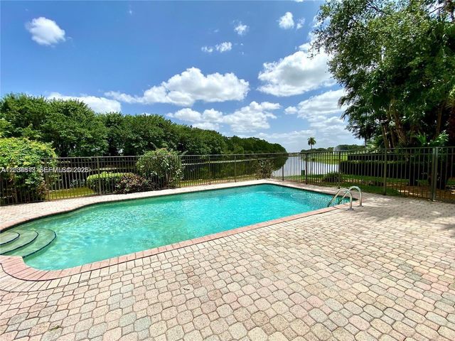 2694 Oakmont, Weston, FL 33332