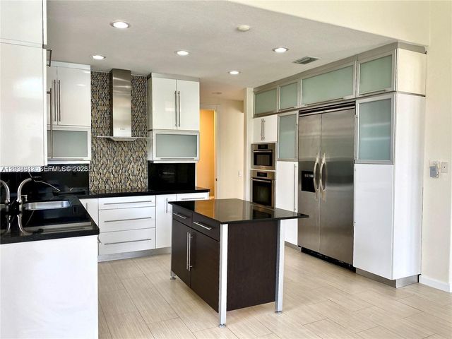 2694 Oakmont, Weston, FL 33332