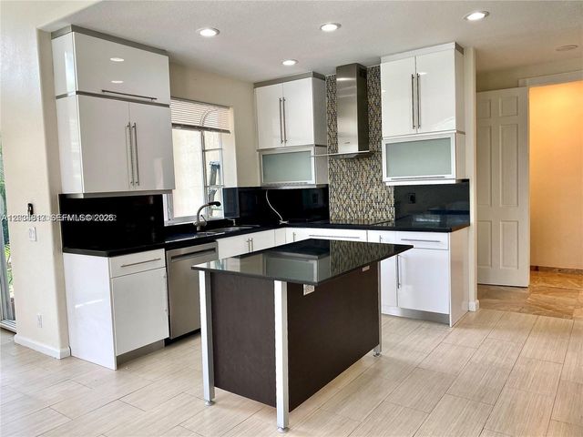 2694 Oakmont, Weston, FL 33332