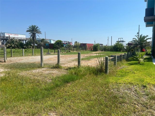 1201 Rollover Circle, Gilchrist, TX 77617