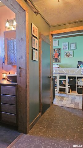 1316 N PARK Avenue, Herrin, IL 62948