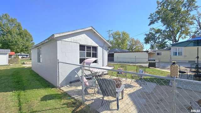1316 N PARK Avenue, Herrin, IL 62948