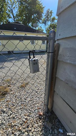 1316 N PARK Avenue, Herrin, IL 62948