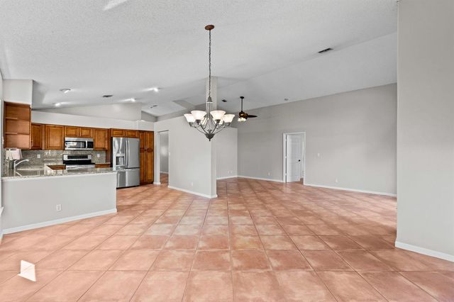 125 Saratoga Boulevard E, Royal Palm Beach, FL 33411