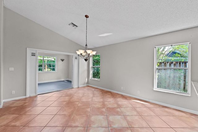 125 Saratoga Boulevard E, Royal Palm Beach, FL 33411