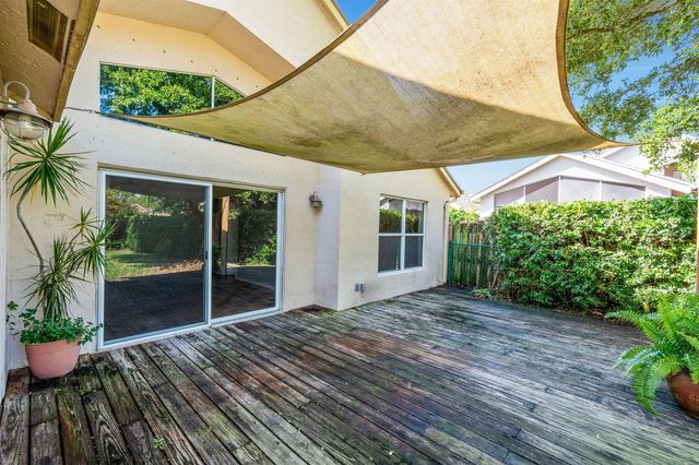 125 Saratoga Boulevard E, Royal Palm Beach, FL 33411