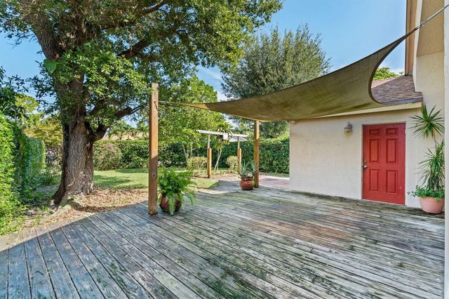 125 Saratoga Boulevard E, Royal Palm Beach, FL 33411